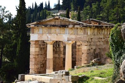 Tour to Delphi by Athens in a tour