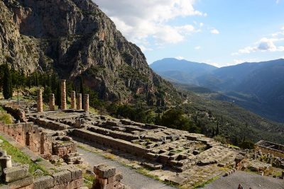 Tour to Delphi by Athens in a tour