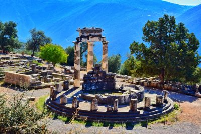 Tour to Delphi by Athens in a tour